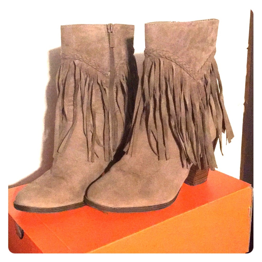 HIGH ANKLE FRINGE BOOTIES
